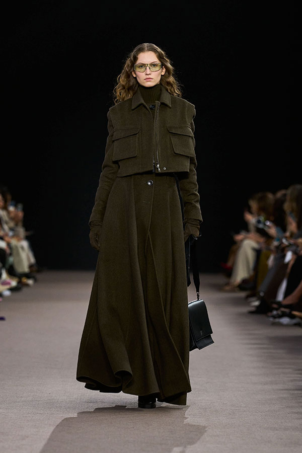 Desfile Max Mara otoño-invierno 2025 - Look verde musgo
